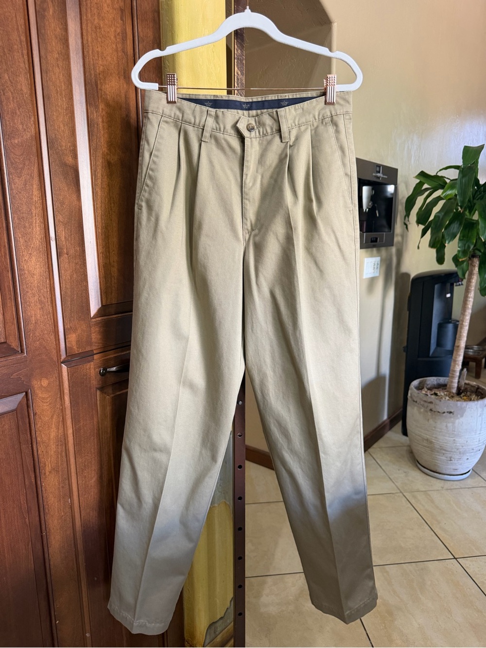 Vintage Dockers Pleated Twill Khaki Pants 30x32 Classic Fit 100% Cotton